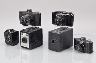 Lot 304 - Bakelite and Box Cameras