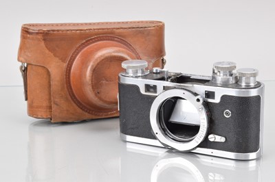 Lot 305 - An Alpa Reflex II Camera body