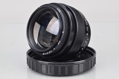 Lot 329 - A Jupiter-9 85mm f/2 MC Pre Set Lens