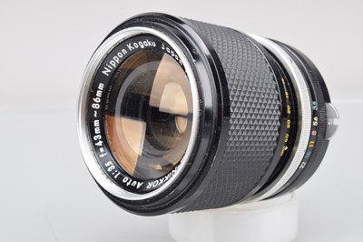 Lot 493 - A Nippon Kogaku Zoom Nikor Auto 43-86mm f/3.5 lens