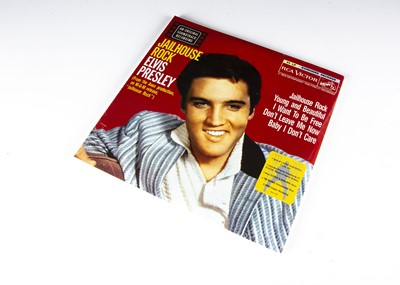 Lot 73 - Elvis Presley LP