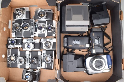 Lot 601 - Two Trays of Various Cameras