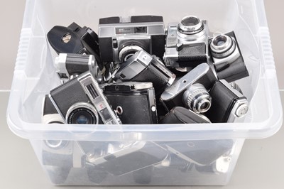 Lot 618 - A Box of Viewfinder Cameras