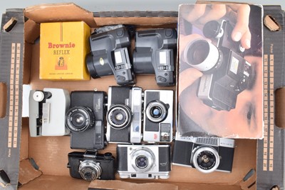 Lot 625 - A Group of Various Cameras