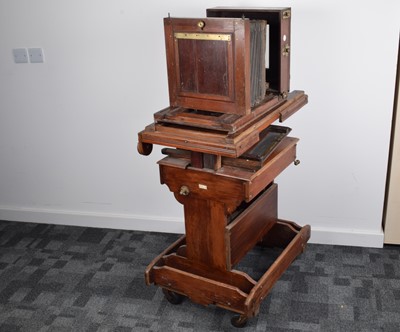 Lot 637 - A Mahogany & Brass Studio Camera