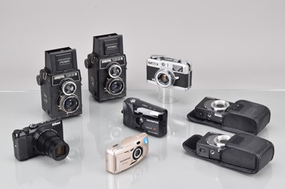 Lot 647 - A Group of Mixed Cameras