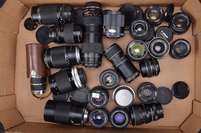 Lot 659 - A Tray of Prime Lenses