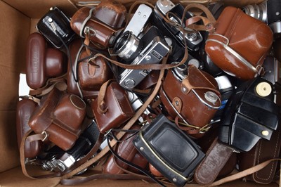 Lot 663 - A Tray of Viewfinder Cameras