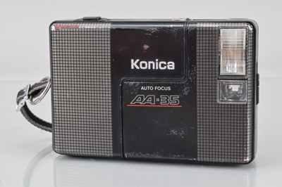 Lot 679 - A  Konica AA-35 Half Frame Camera