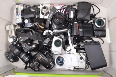 Lot 682 - A Tray of Digital and Compact Digital Cameras