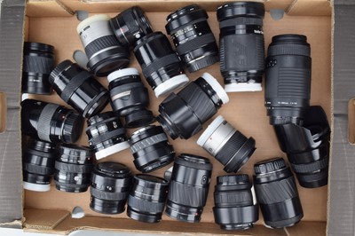 Lot 686 - A Tray of AF Minolta Lenses