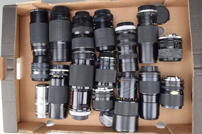 Lot 691 - A Tray of Zoom Lenses