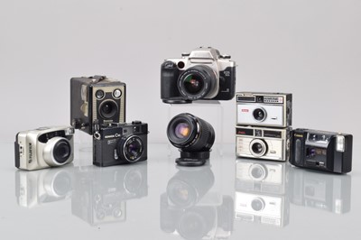 Lot 746 - A Small Group of Cameras