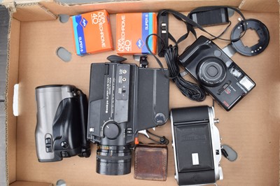 Lot 776 - A Mixed Lot of Cameras