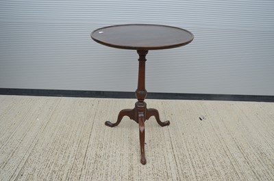 Lot 120 - A George III style mahogany wine table