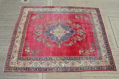 Lot 160 - A large and excellent quality Middle Eastern 'Oushak' style woolen rug