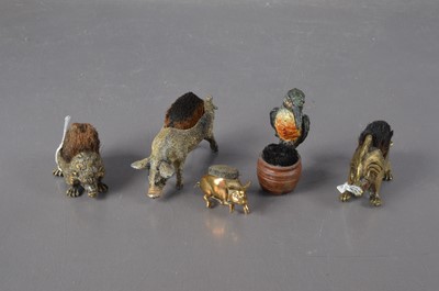 Lot 198 - A collection of pen wipes in the form of animals