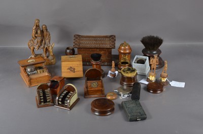 Lot 207 - A collection of treen