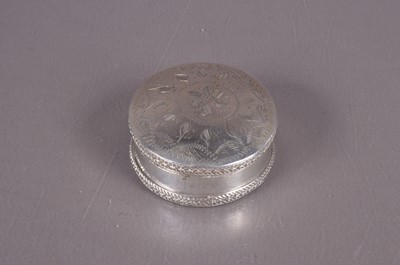 Lot 235 - Early 20th century silver coloured snuff box