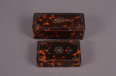 Lot 251 - Two tortoise shell lacquer snuff boxes