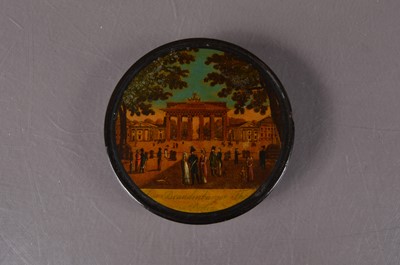 Lot 258 - A 19th century German papier mache snuff box