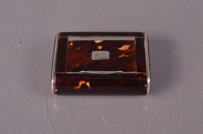 Lot 269 - 19th century tortoise shell snuff box