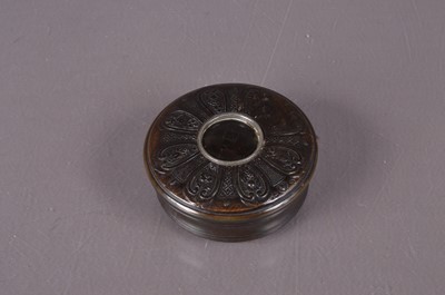 Lot 270 - 19th Century Scottish pressed horn snuff box