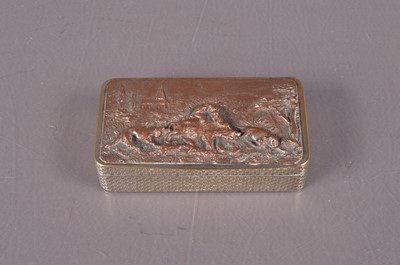 Lot 275 - A 19th Century snuff box