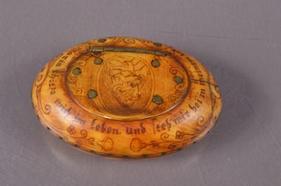 Lot 288 - An early  19th Century German horn snuff box