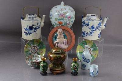 Lot 337 - A group of Chinese and Japanese Oriental ceramics etc