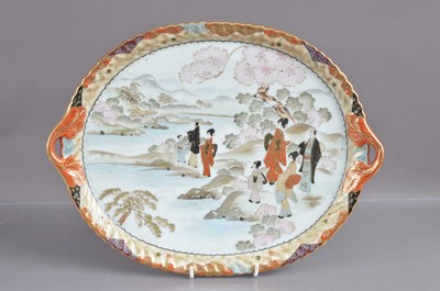 Lot 355 - An early 20th Century Japanese Satsuma porcelain tray