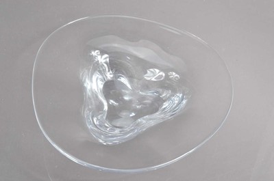 Lot 397 - A Nils Landberg (1907-1991) for Orrefors triangular centrepiece bowl