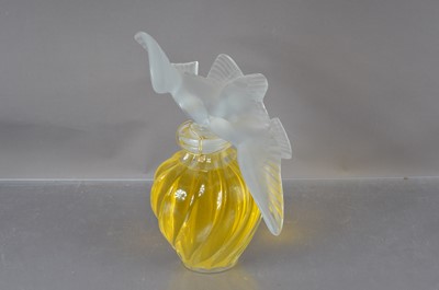 Lot 520 - Rene Lalique "L'air Du Temps" Nina Ricci perfume bottle