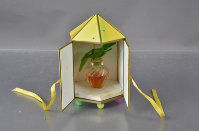 Lot 521 - Rene Lalique "L'air Du Temps" Nina Ricci perfume bottle