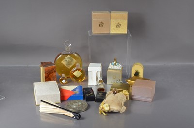 Lot 536 - A collection of vintage boxed perfume bottles