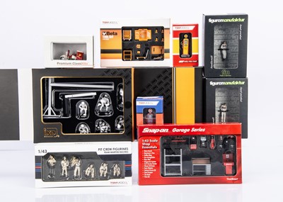 Lot 94 - 1:43 Scale Model Accessories