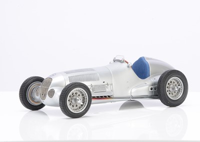 Lot 194 - A CMC 1:18 Scale Mercedes-Benz W125 1937