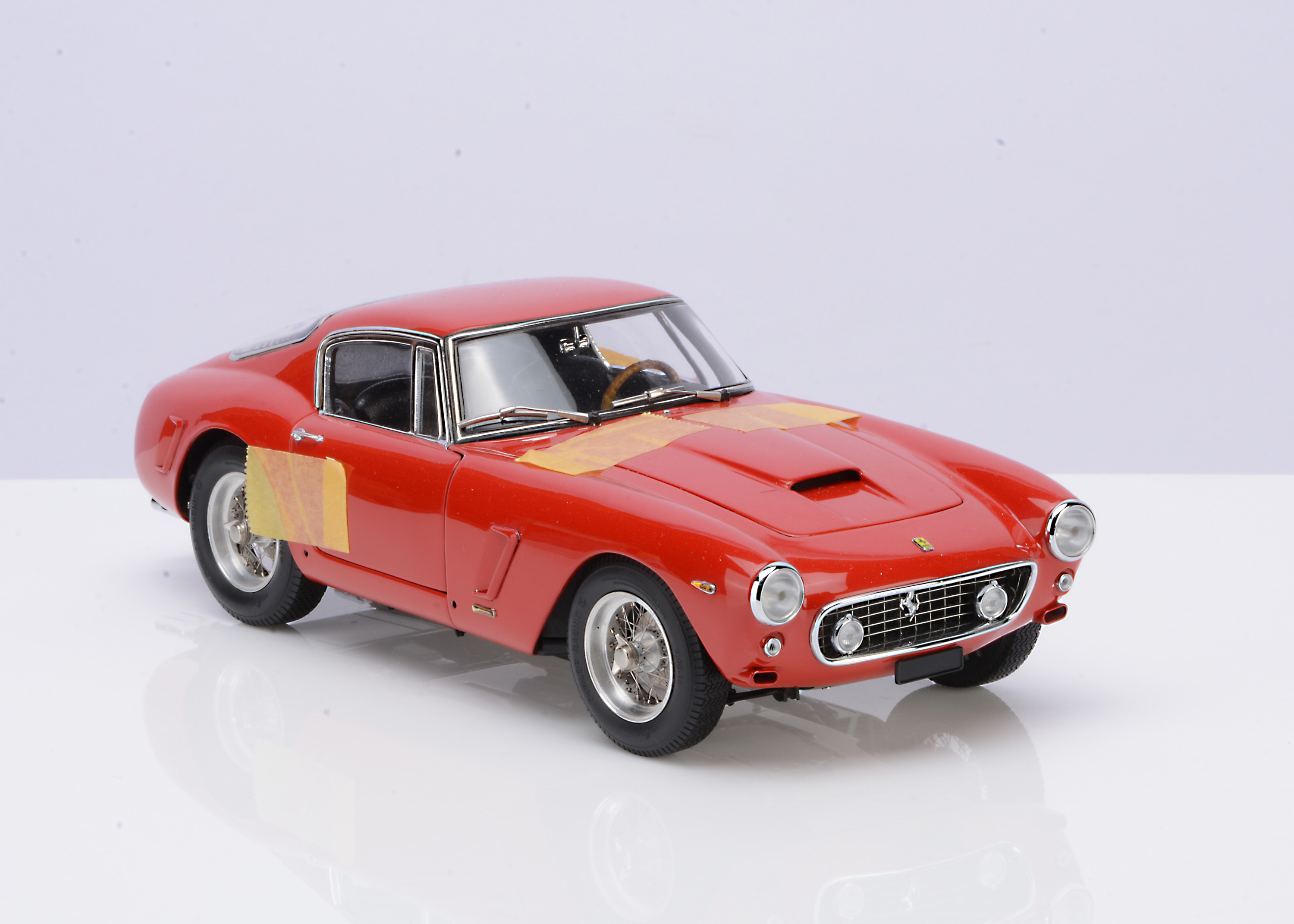 CMC フェラーリ 250GT Berlinetta (SWB) 1/18 CMC Ferrari 250 GT Berlinetta SWB 1961 1:18 Scale Car (M-046
