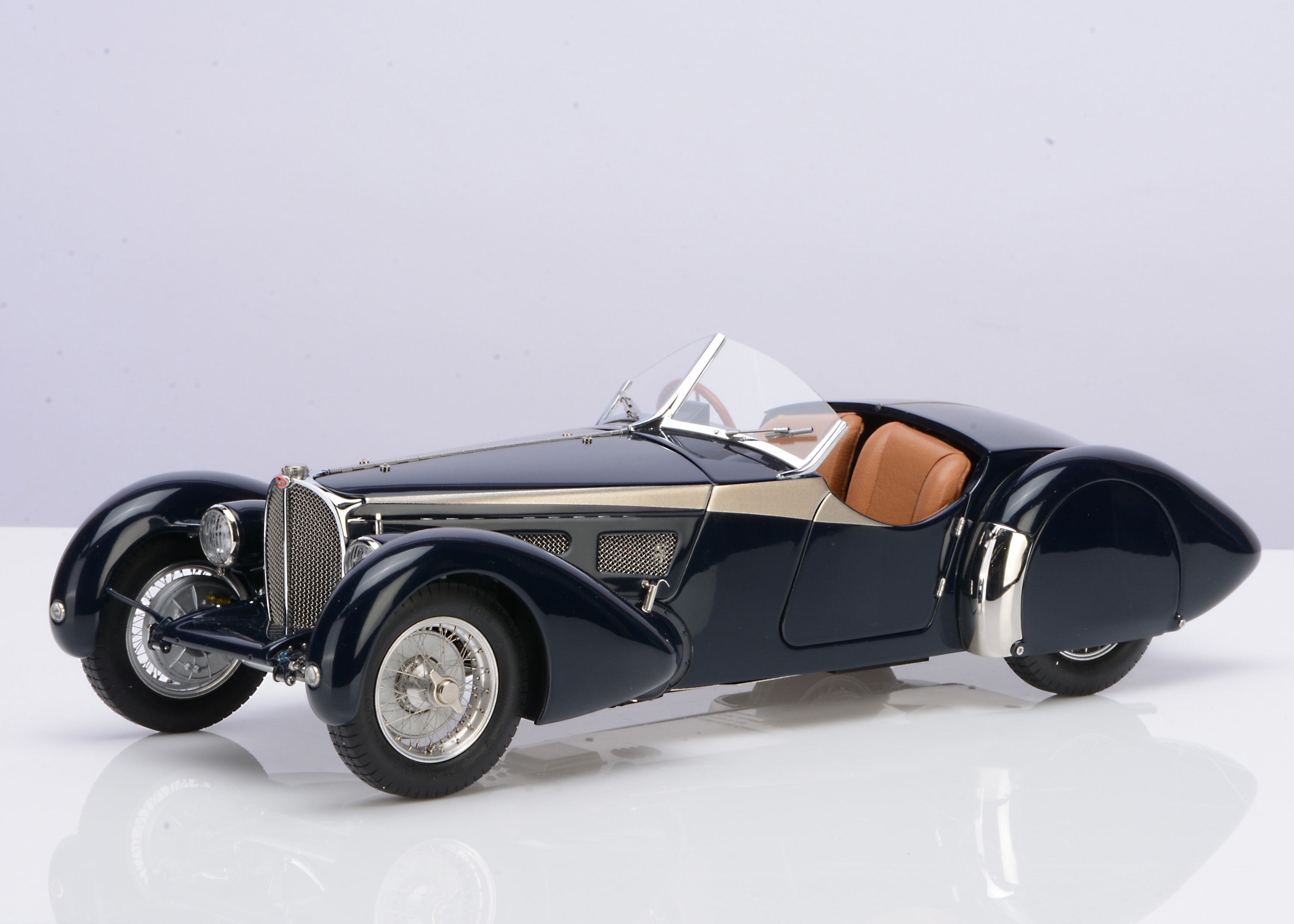 Lot 210 - A CMC 1:18 Scale Bugatti 57 SC 1938 Corsica