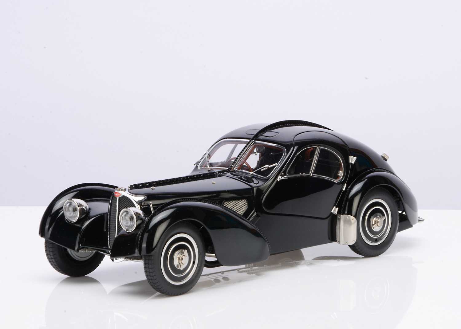 Lot 233 - A CMC 1:18 Scale Bugatti Typ 57 SC Atlantic