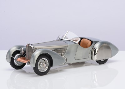 Lot 242 - A CMC 1:18 Scale Bugatti 57SC Corsica Roadster 1938 Clear Version