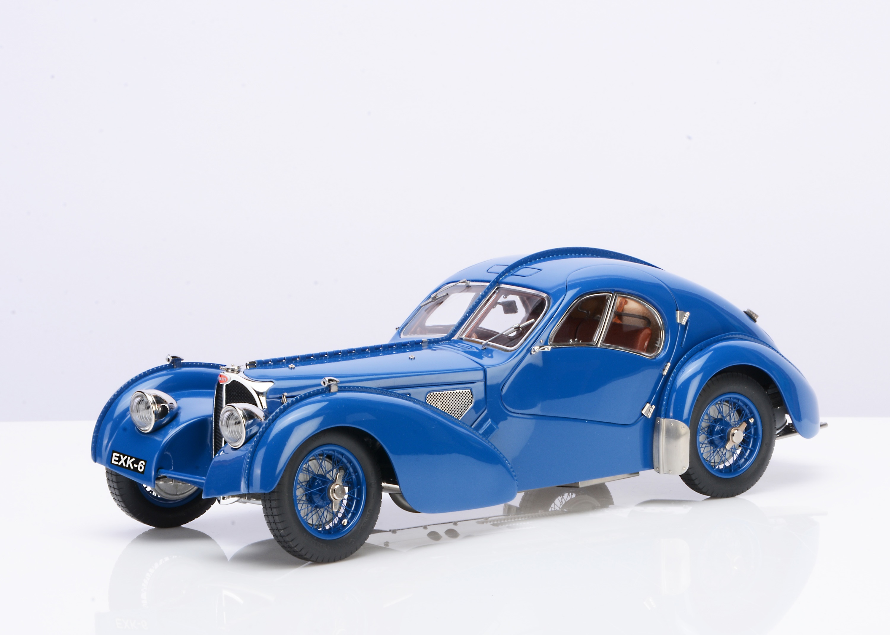 CMC Bugatti Typ 57 SC Atlantic Coupé Bonhams Cars : A boxed 1:18 scale model of the Bugatti Typ