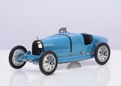 Lot 268 - A CMC 1:18 Scale Bugatti Typ 35 1924