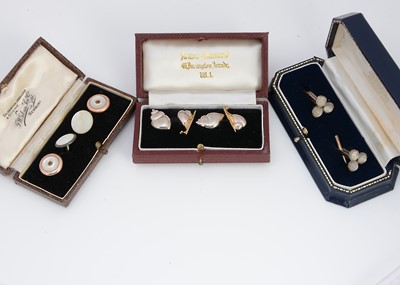 Lot 49 - A pair of silver and gold cufflinks