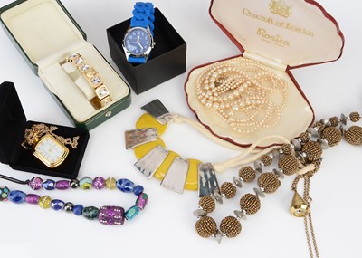 Lot 64 - A large quantity of costume jewellery