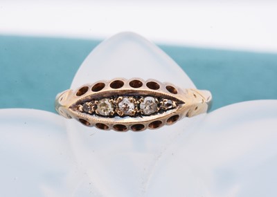 Lot 78 - A five stone diamond 18ct gold dress ring