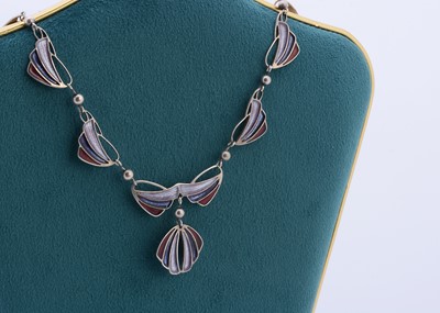 Lot 102 - A contemporary silver and enamel stylised leaf necklace