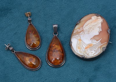 Lot 200 - A 19th Century carved shell cameo in a silver mount