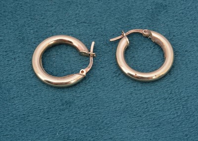 Lot 202 - A pair of 9ct gold hoop earrings