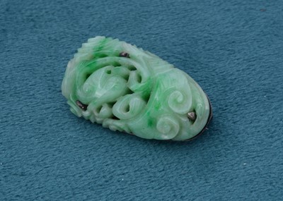 Lot 271 - A certificated Chinese jadeite jade carved panel brooch